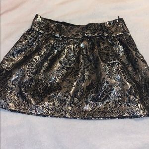 Shiny skirt w belt loops